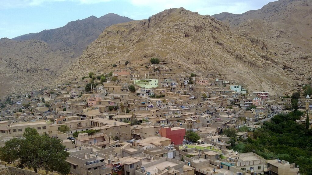 The old town of Akre climbing a rocky mountainside in Duhok governorate